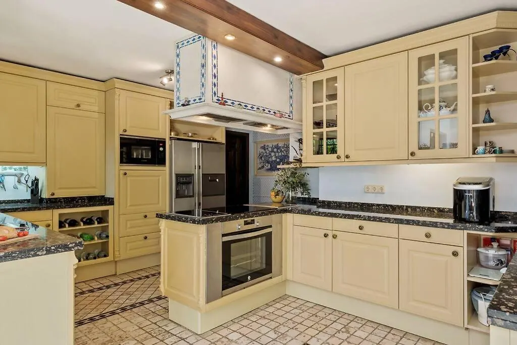 Grand Mansion With Tropical Park Villa Marbella